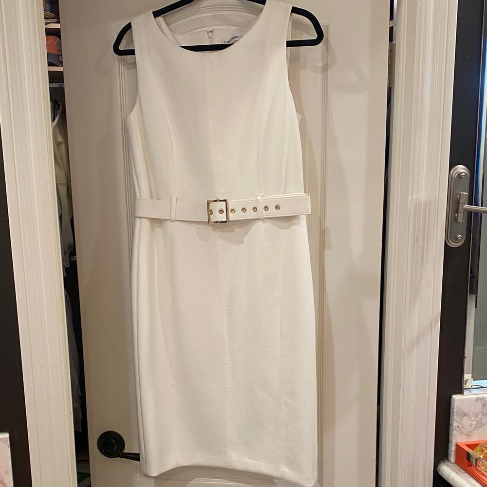 CALVIN KLEIN
Belted Sheath Dress In Cream NEW